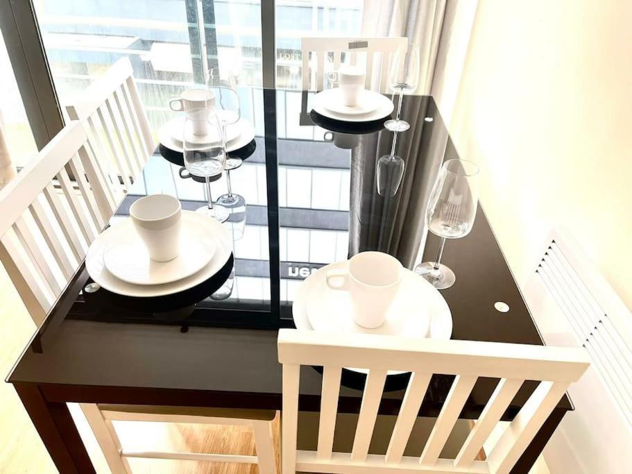 Alluring 2 Bedroom Leeds City Centre Apartment- Self Check-In,Balconied Apartment Bagian luar foto